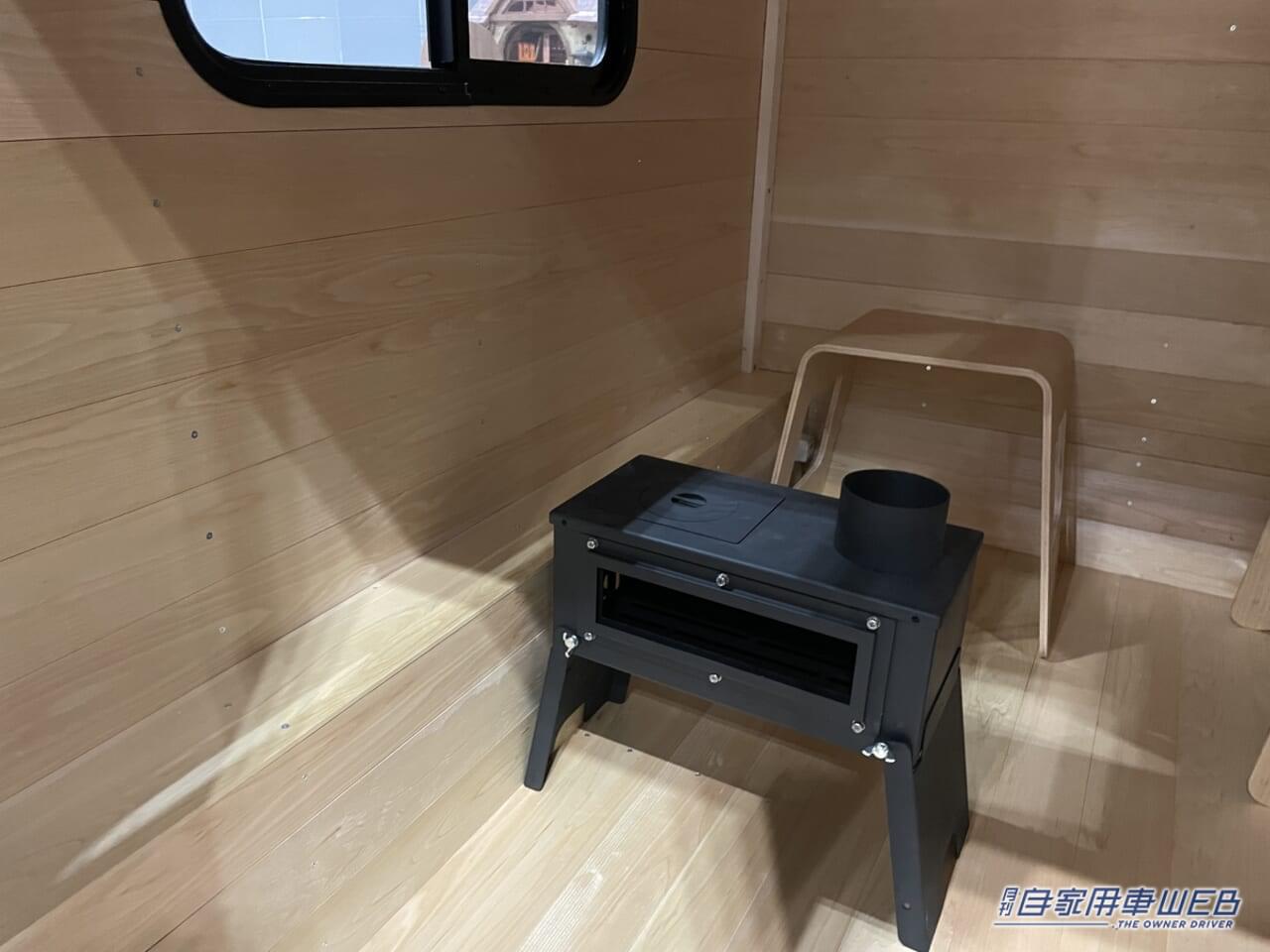 |軽トラの荷台に乗せるだけ! 移動式サウナを備えた軽キャンパー