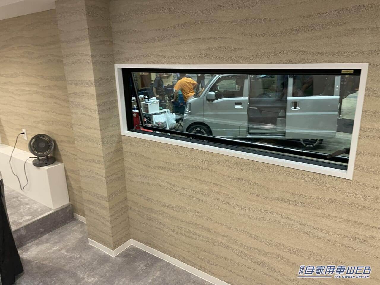 |超巨大トレーラーハウスが出現! ワンルームマンションのような室内とリゾート気分の屋上テラスが魅力