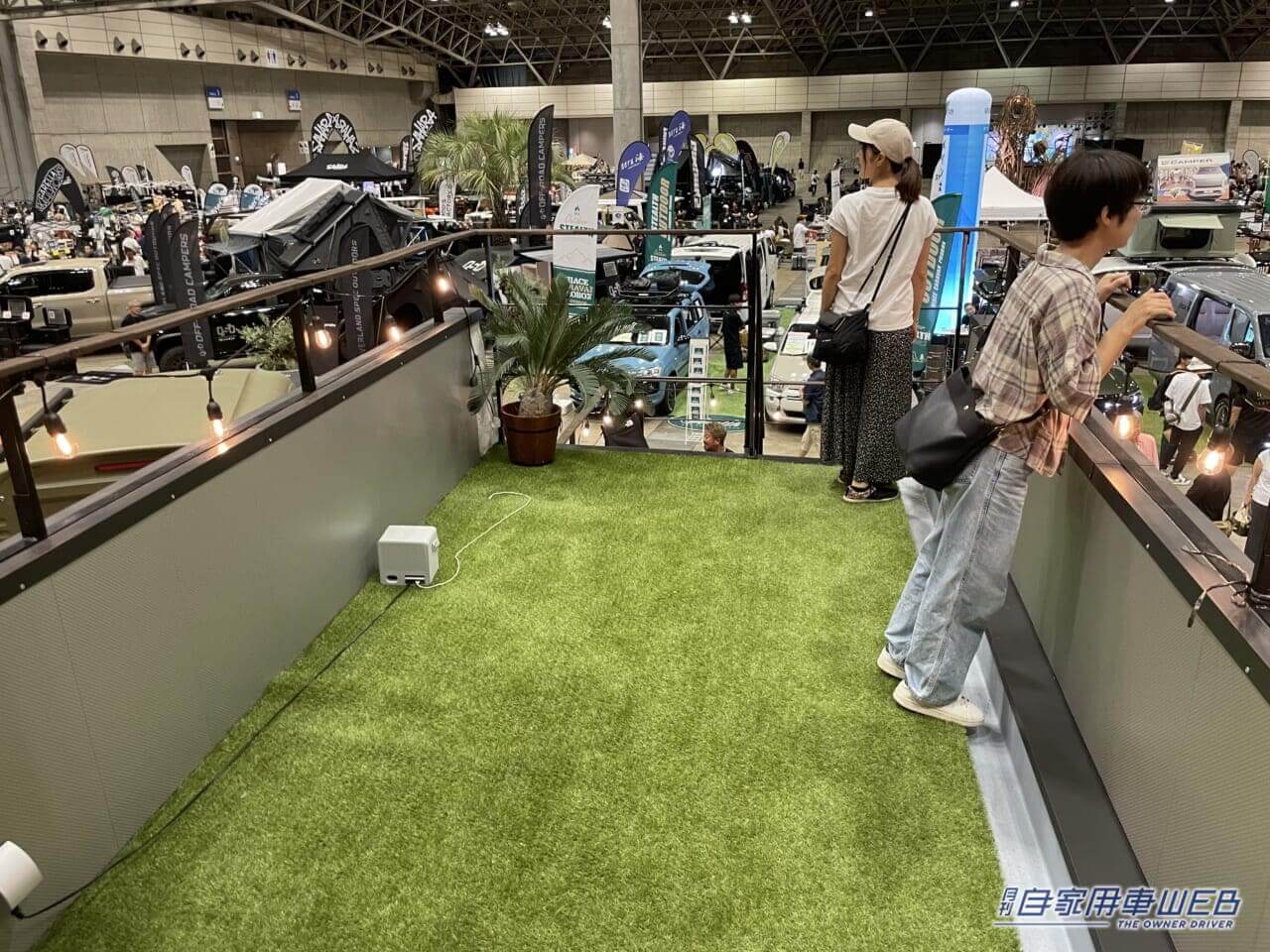 |超巨大トレーラーハウスが出現! ワンルームマンションのような室内とリゾート気分の屋上テラスが魅力