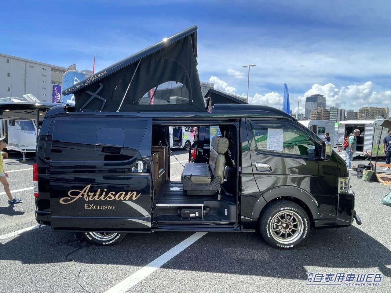|落ち着いたインテリアが渋くてカッコいい! トヨタ ハイエースがベースのキャンパー