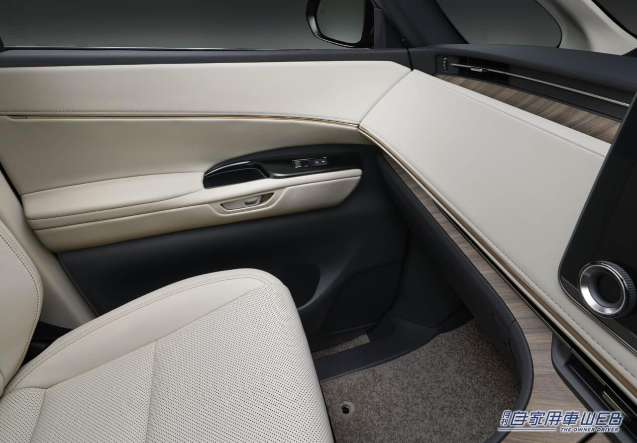 |新型レクサスLM、国内仕様を発表。導入グレードは「LM 500h」で、価格は2000万円に設定