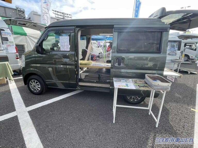 スズキ・エブリイがベースの軽キャンパー。|「こんなのアリ?」「軽自動車が和室に」車内に畳が敷かれた…スズキ・エブリイがベースの軽キャンパー。