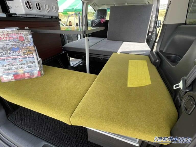 テーブルがある状態でも大人が横になることができそうだ。|か、完璧だ…「凄いミニバン」ファミリーカーをキャンピングカーにしたら普段使いも便利な最強クラスの乗用車だった。
