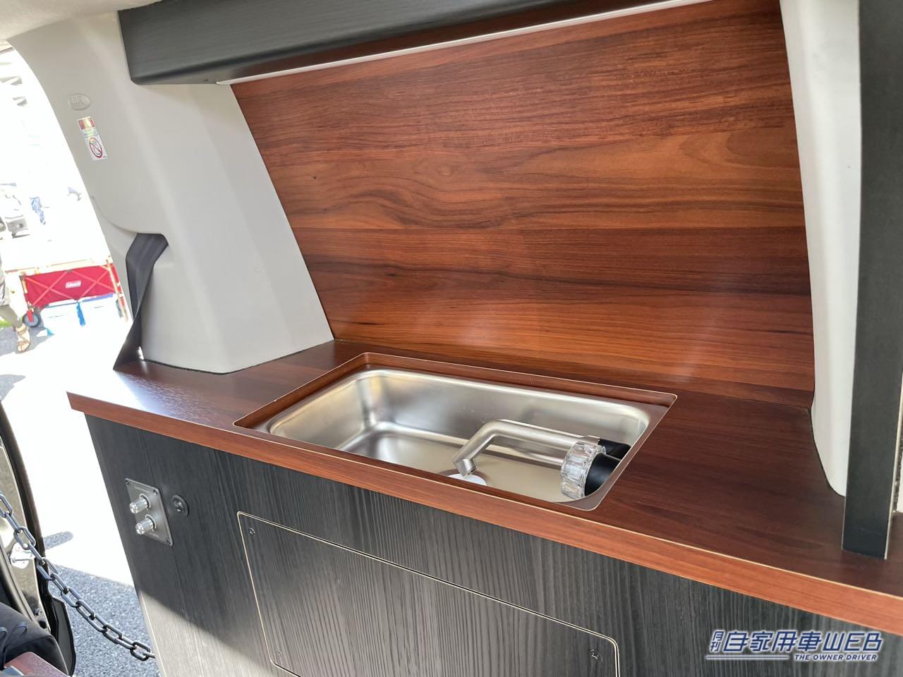 |フルフラットで超広い! ミツビシ デリカD:5がベースのキャンパー