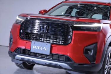 ホンダの新エントリーSUV「WR-V」誕生! 逞しいエクステリアに、195mmの最低地上高で走破性も確保!!