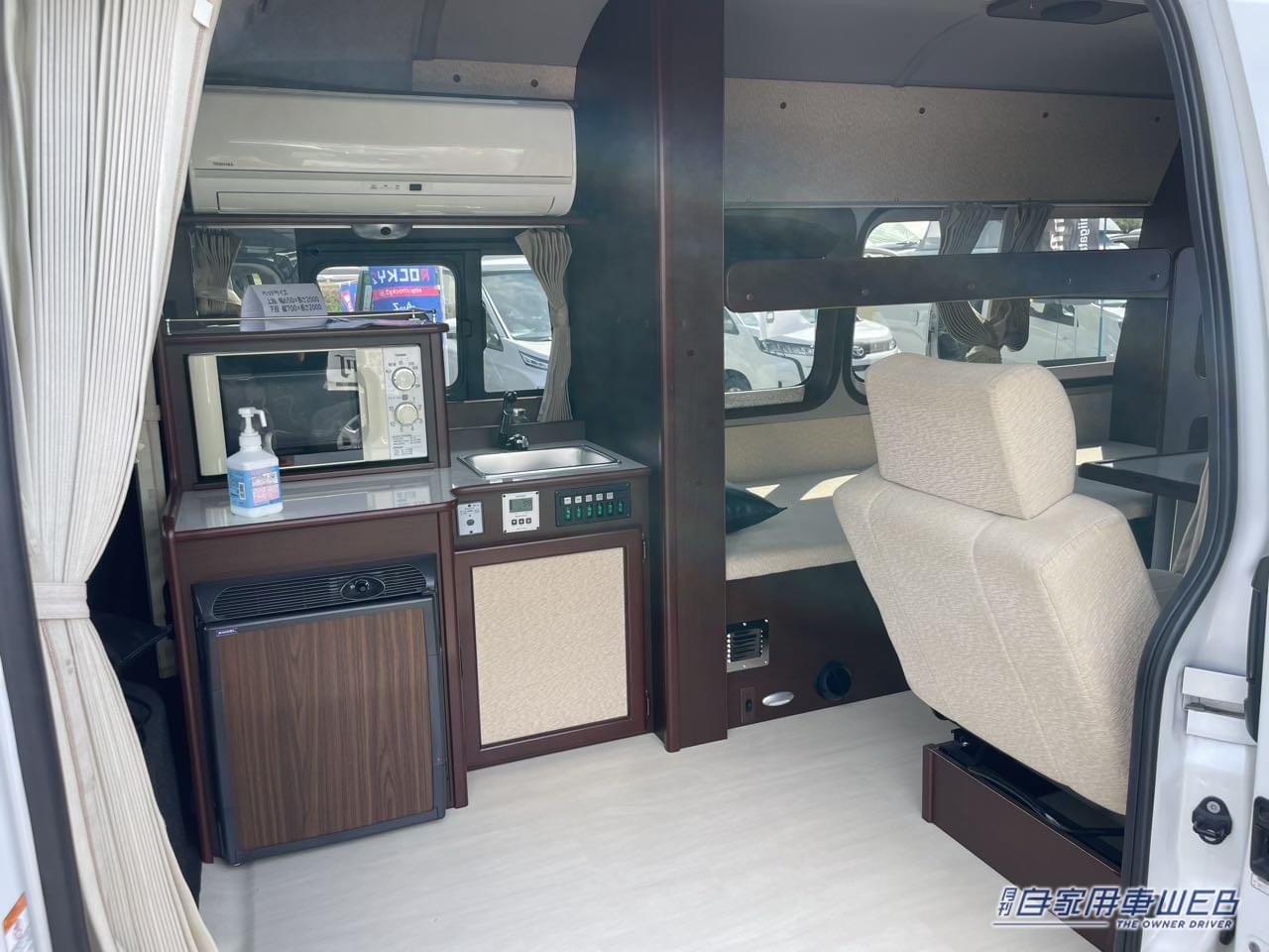 |「まるで家より快適」なキャンピングカー。走るたび、人生がととのう。トイレ・エアコン・常設ベッド “何もしなくていい車中泊” が叶うという贅沢。