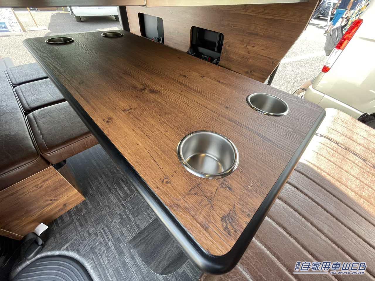 |レザー調の車内がかっこいい! トヨタ ハイエースがベースのキャンパー