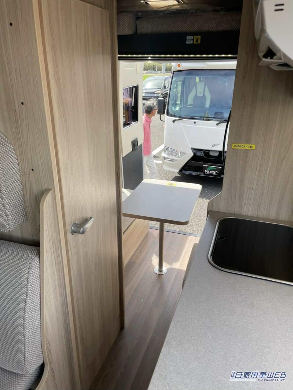 |「えっ 車の中ですよね?」「もはや理想形…」キッチン・エアコン付き、シャワーまであるキャンピングカー。