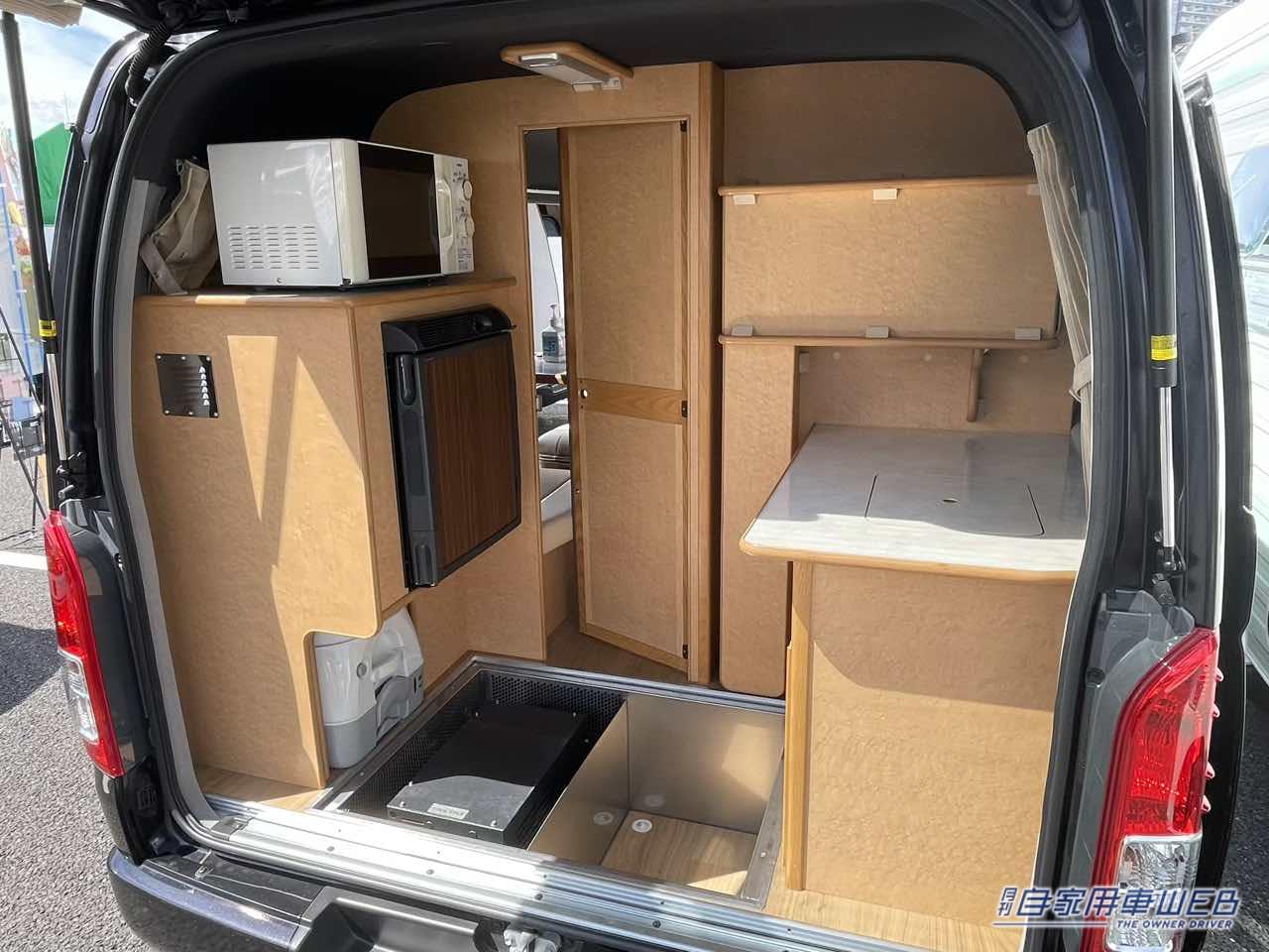 |居住エリアとキッチンがセパレート! トヨタ ハイエースがベースのキャンパー