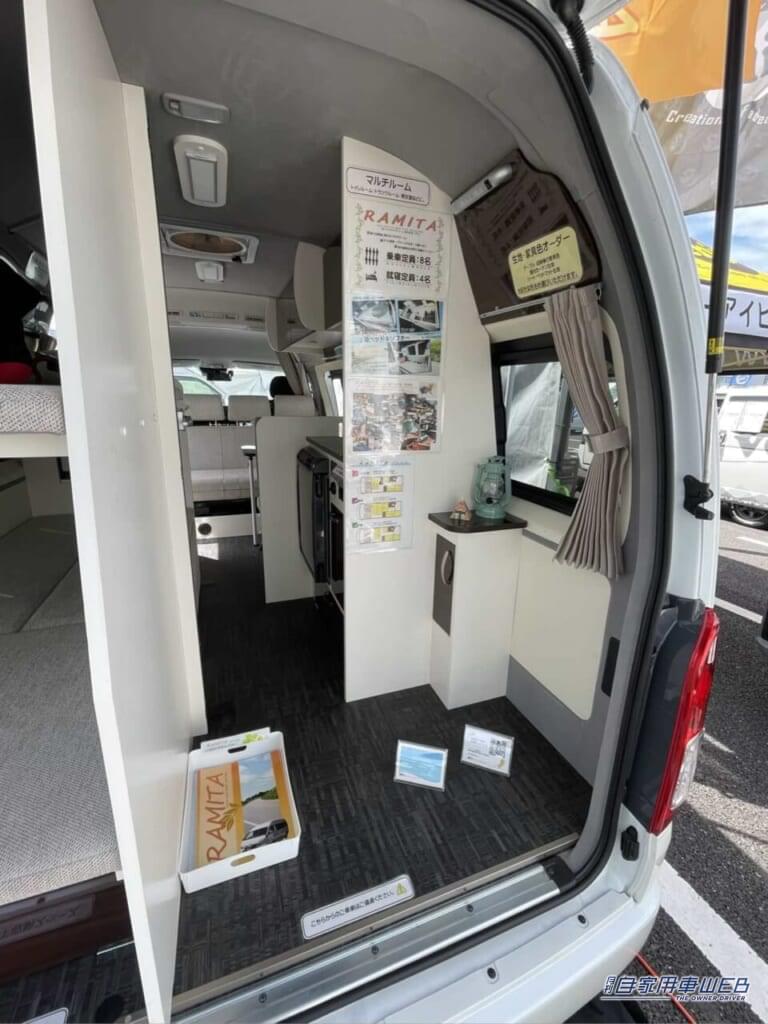 マルチスペースの使い方は無限大。|「本当にトヨタ車か…?」もはやカプセルホテル。普通車なのに中身は本格的なキャンピングカー。