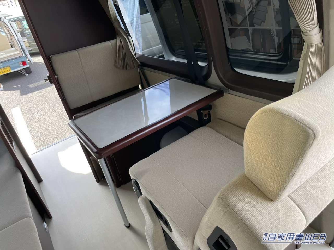 |「まるで家より快適」なキャンピングカー。走るたび、人生がととのう。トイレ・エアコン・常設ベッド “何もしなくていい車中泊” が叶うという贅沢。