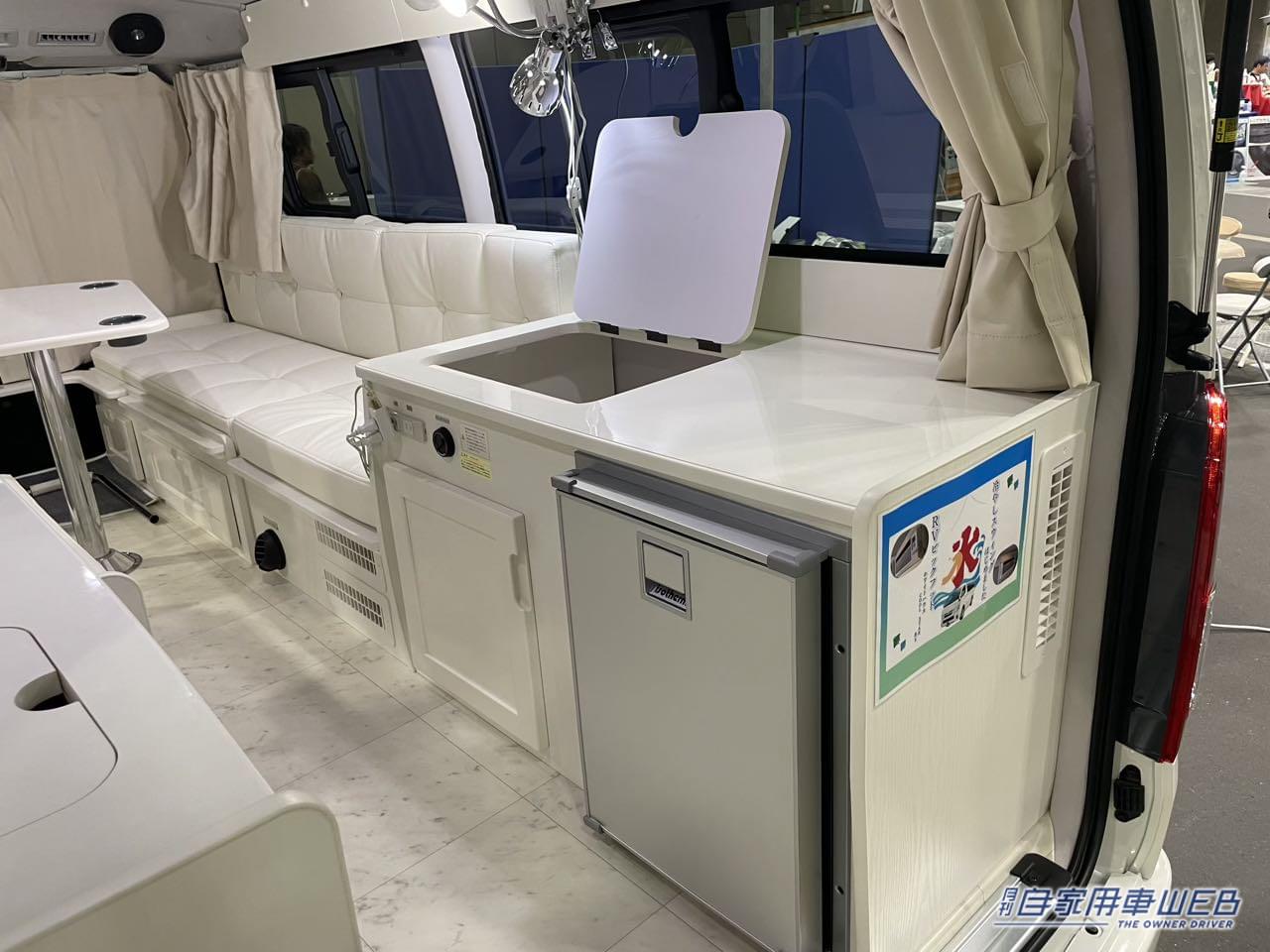 |純白の車内が個性的! トヨタ ハイエースがベースのキャンパー