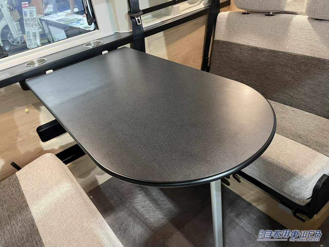 |極上トヨタ車「走るスイートルーム」圧巻キャンパーは旅好き必見の快適性を実現。収納力が桁違い。