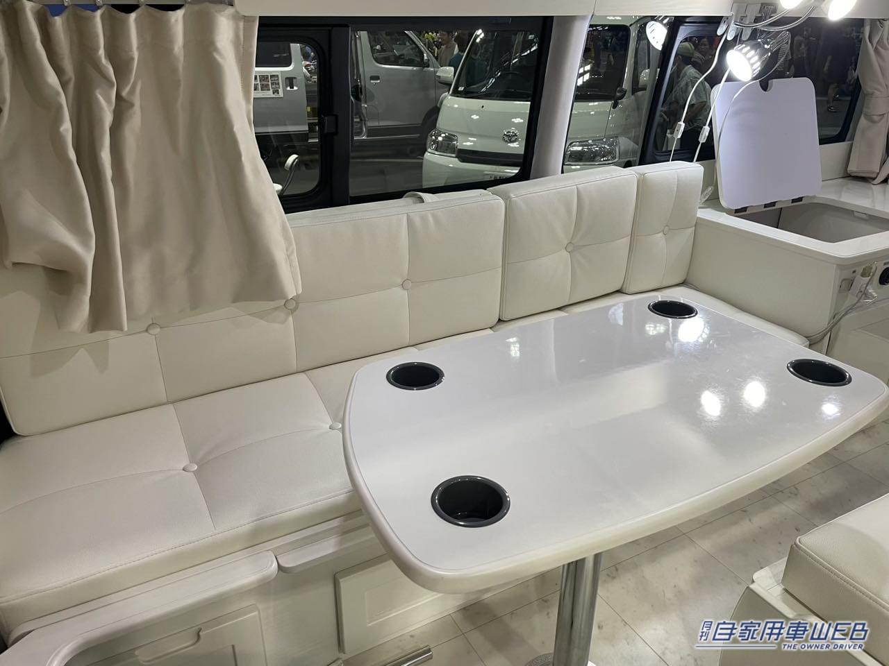 |純白の車内が個性的! トヨタ ハイエースがベースのキャンパー