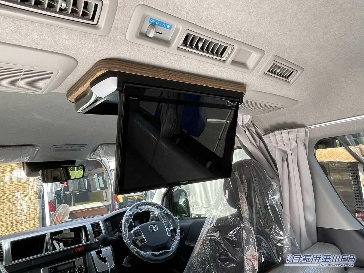 |ボックスシートを広めに確保し、必要装備は後方に! トヨタ ハイエースがベースのキャンパー