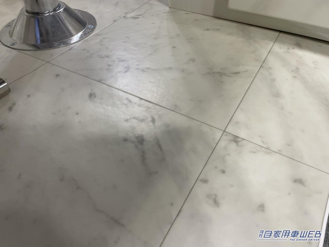 |純白の車内が個性的! トヨタ ハイエースがベースのキャンパー