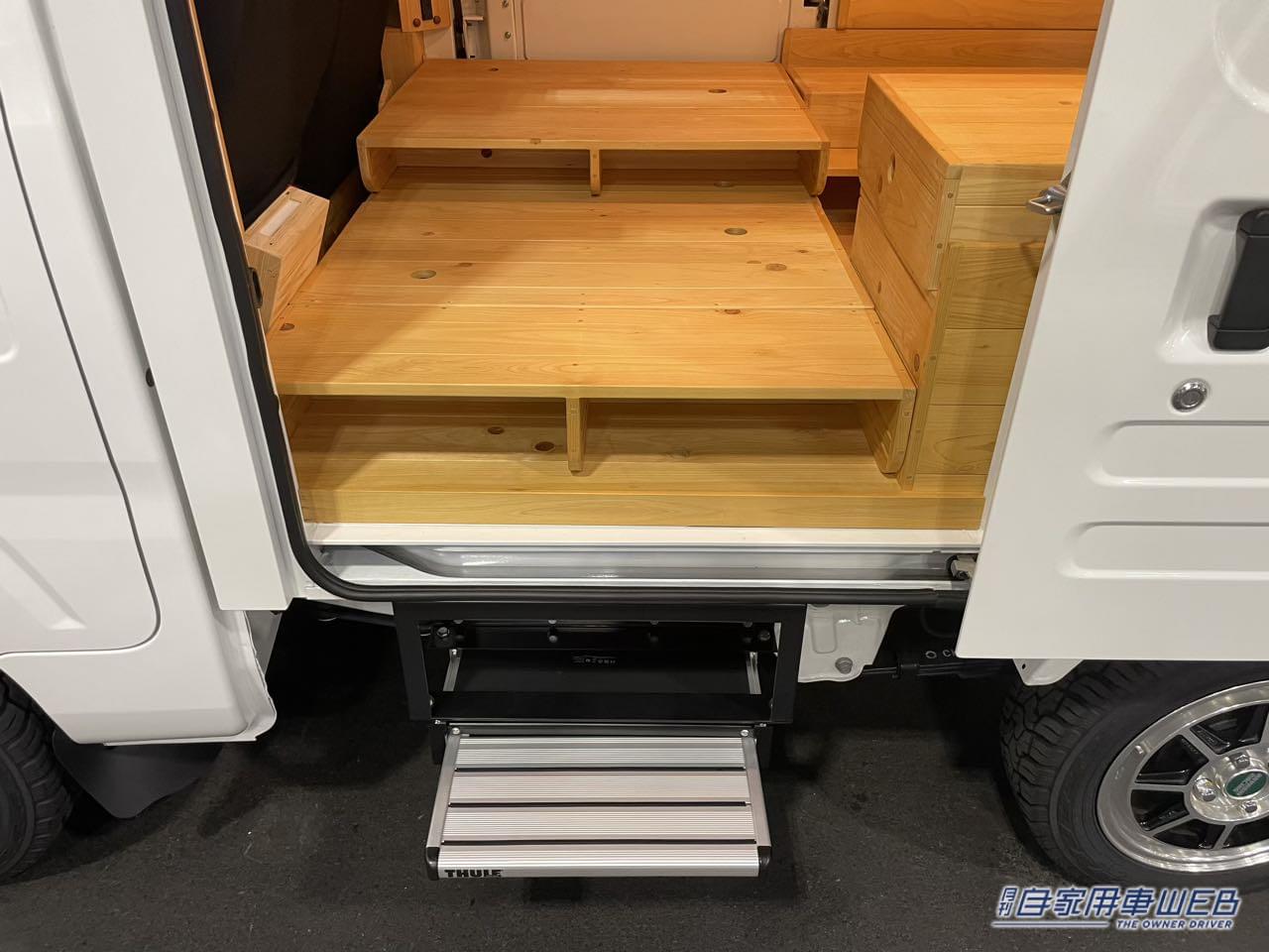 |車の中はヒノキ造りのログハウス! ダイハツ ハイゼットトラックがベースの軽キャンパー