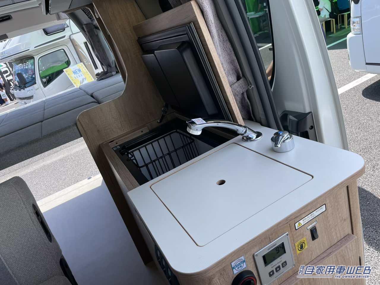 |広いフラットスペースとボックス席をレイアウト変更なしで使える! トヨタ ハイエースがベースのキャンパー