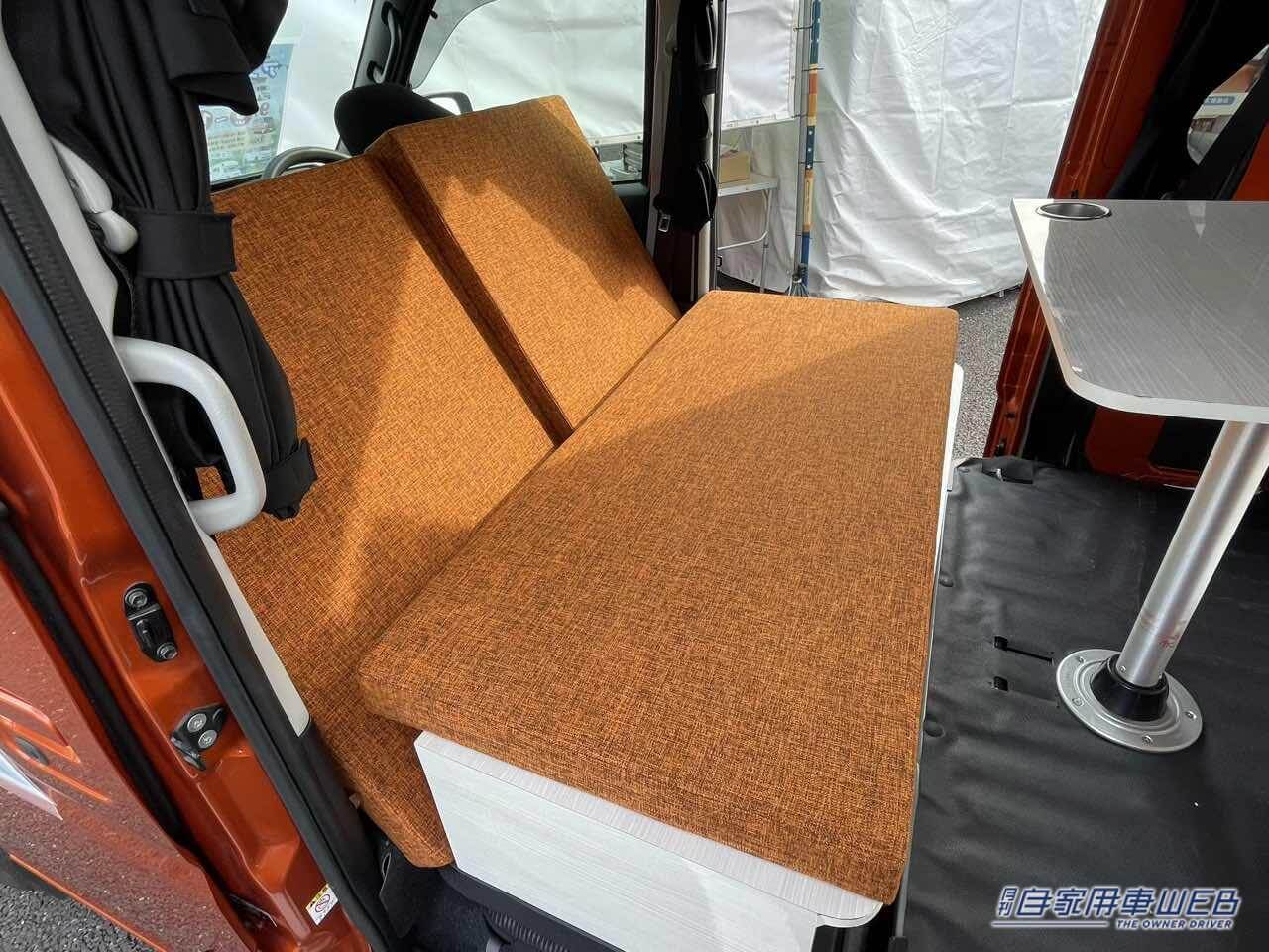 |軽自動車だけど「足を伸ばして寝れる」ほど広いって素敵すぎる!驚くほど実用的かつ快適な軽キャンパー。
