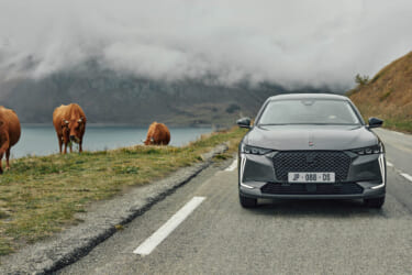 プレミアムスポーツの魅力を高めた特別仕様車「DS 4 PERFORMANCE LINE」を発売