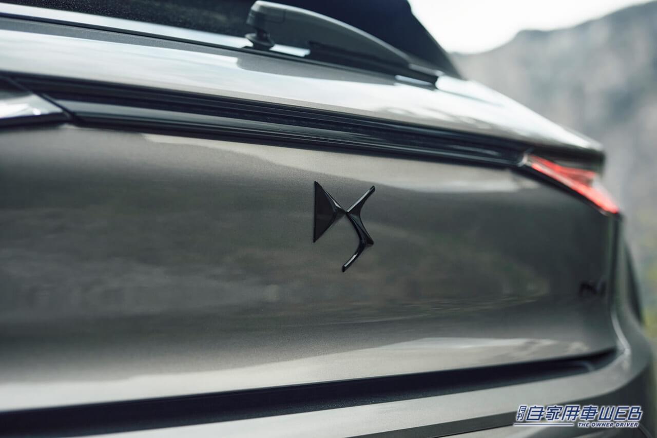 |プレミアムスポーツの魅力を高めた特別仕様車「DS 4 PERFORMANCE LINE」を発売