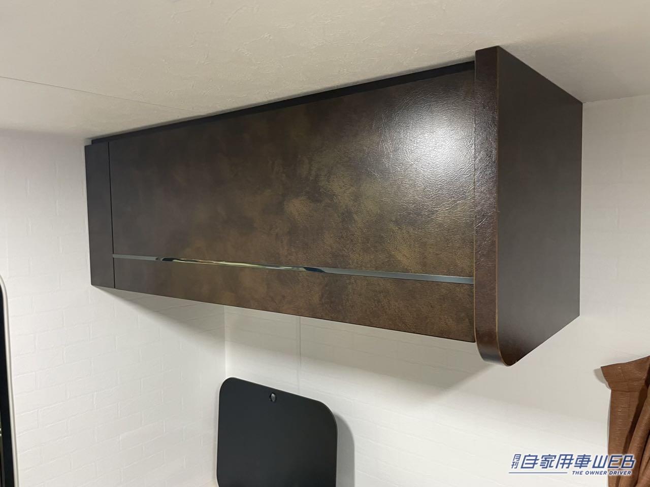 |最高にカッコいい移動式ワンルーム! トヨタ ハイラックスがベースのキャンパー