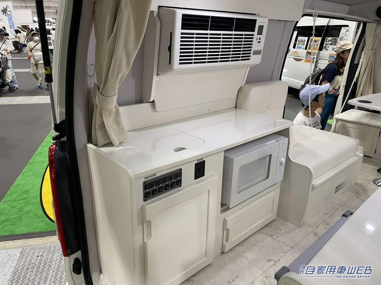 |純白の車内が個性的! トヨタ ハイエースがベースのキャンパー