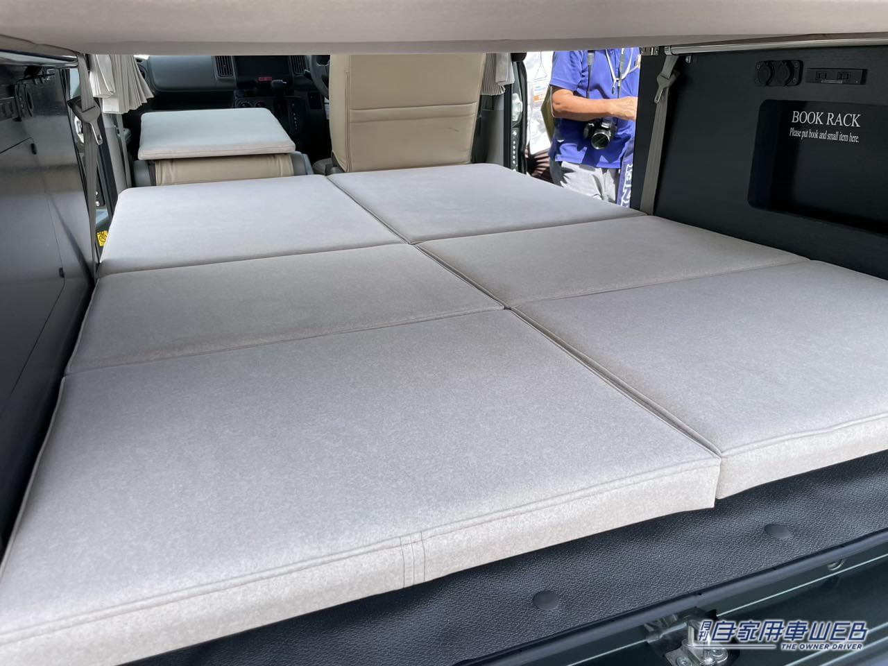 |余計な装備は一切なし! シンプルな二段フラットが使いやすい スズキ エブリイがベースの軽キャンパー