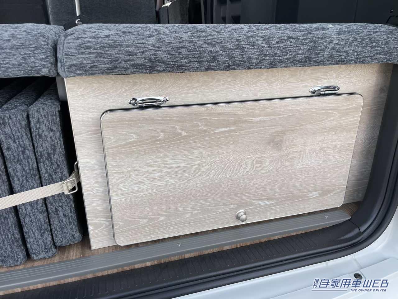 |快適すぎ要注意! 寝転びながらレンジもシンクも冷蔵庫も使えるぞ! トヨタ ハイエースがベースのキャンパー