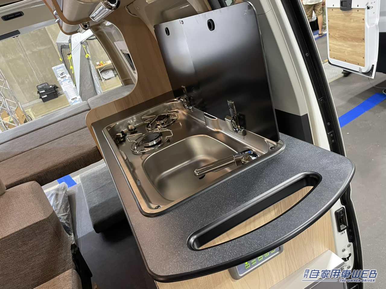 |極上トヨタ車「走るスイートルーム」圧巻キャンパーは旅好き必見の快適性を実現。収納力が桁違い。