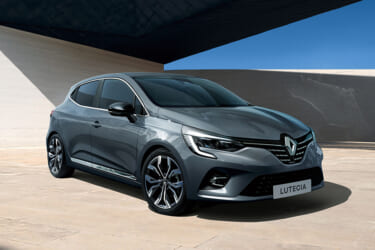 ルノー、実力ハイブリッドに豪華装備を加えた特別仕様車「ルーテシア アントラクト E-TECH FULL HYBRID」の導入を発表。価格は384万円