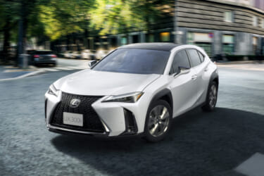 電動化時代を見据えた、大幅改良モデルを投入。新型レクサス「UX」を発売