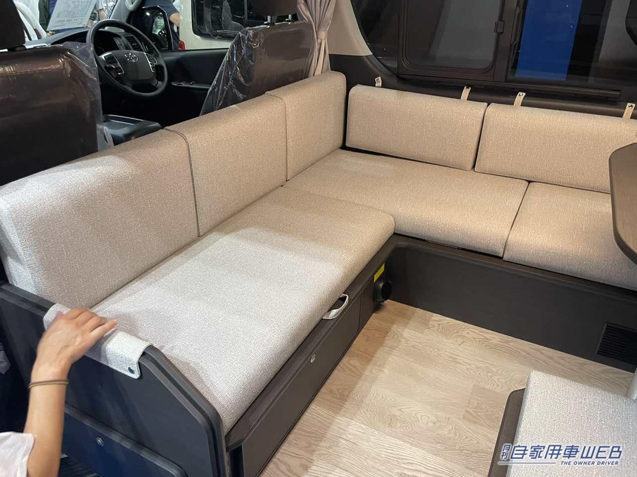 |L字のシートが大きく快適! フラットへの変更も簡単! トヨタ ハイエースがベースのキャンパー