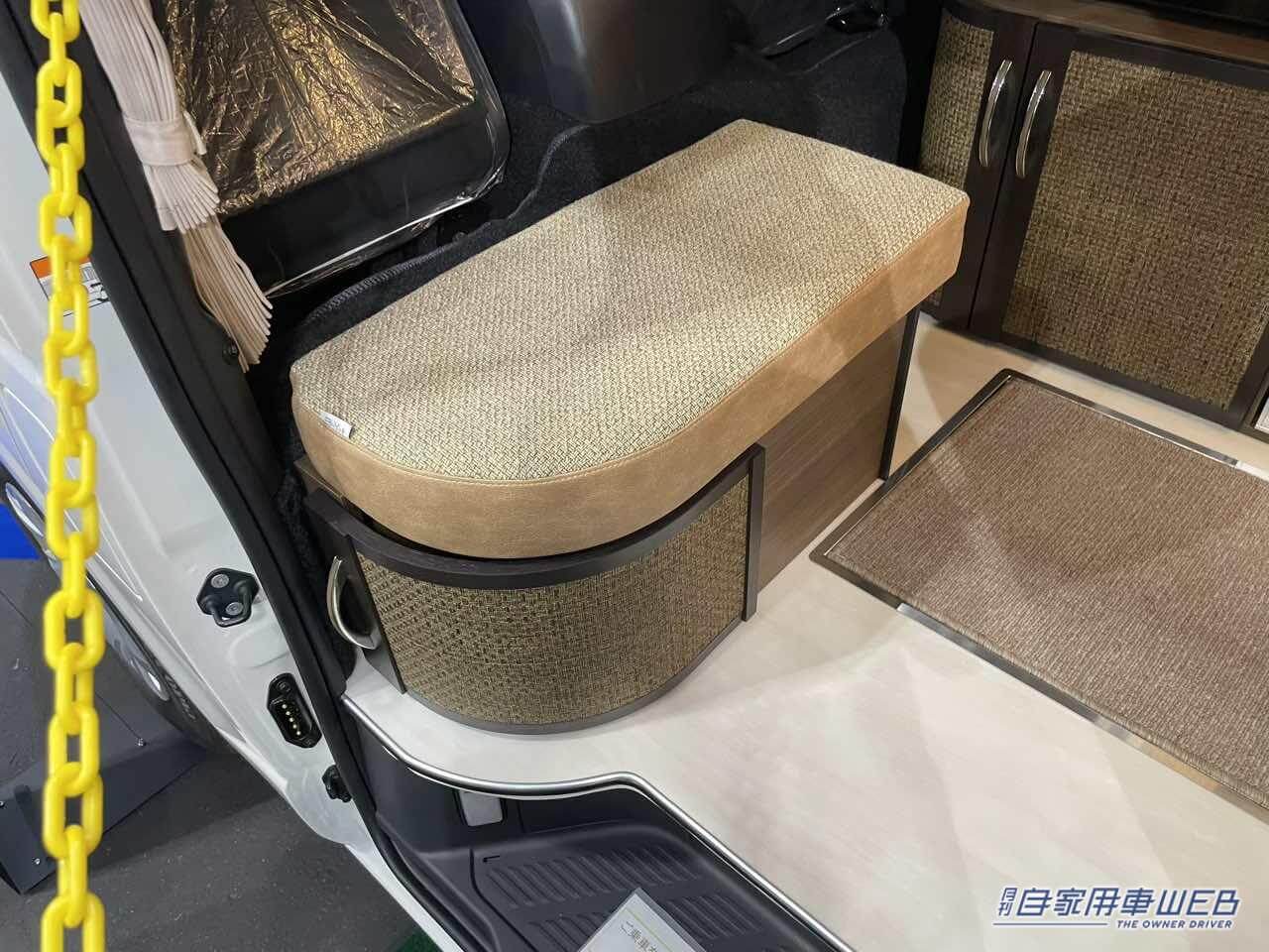 |シートレイアウトの幅が広い! トヨタ ハイエースがベースのキャンパー