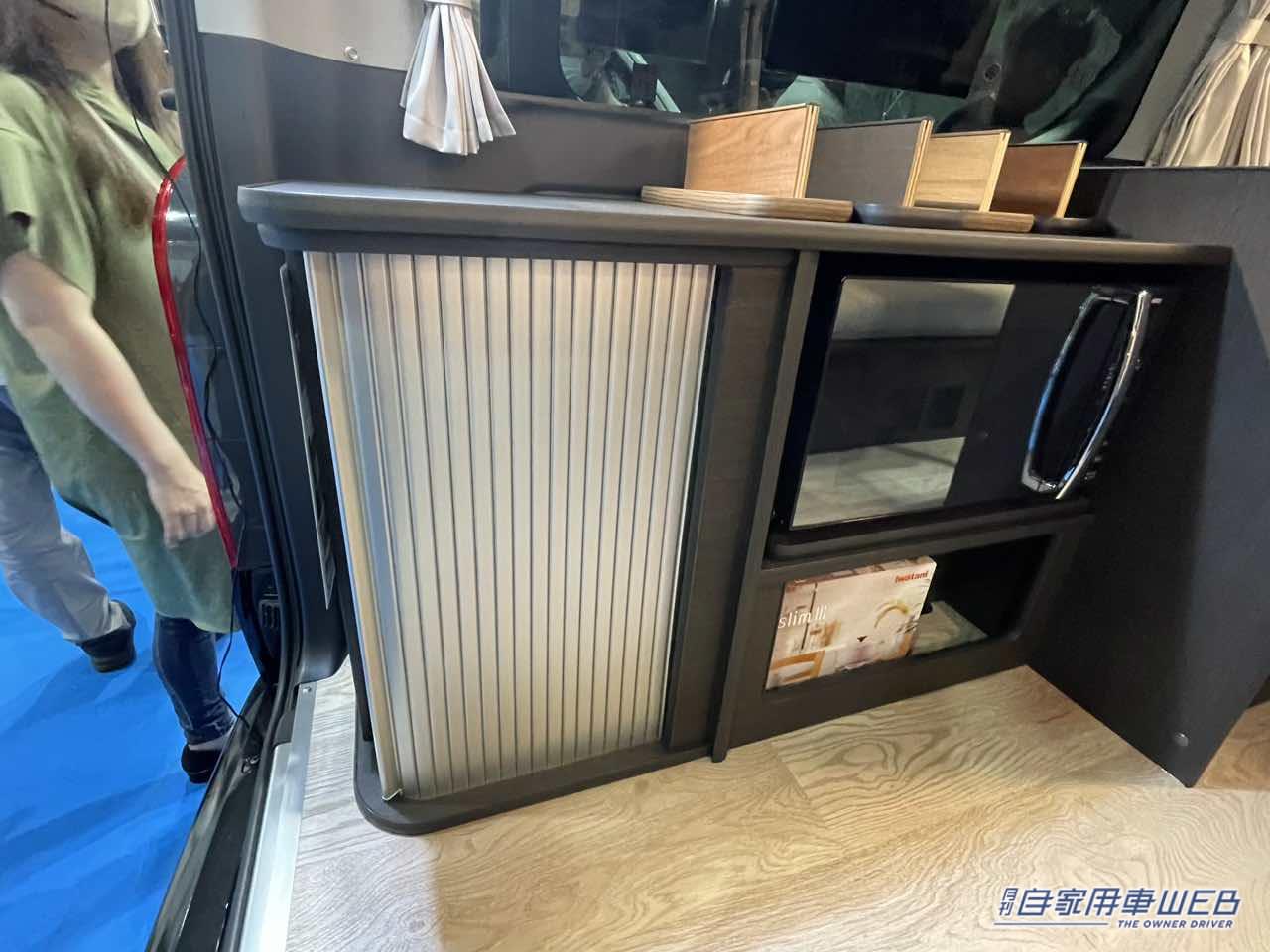 |L字のシートが大きく快適! フラットへの変更も簡単! トヨタ ハイエースがベースのキャンパー