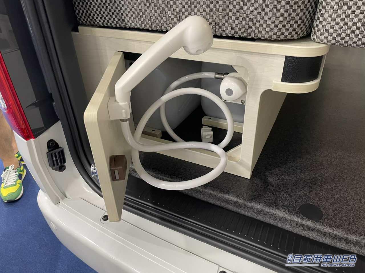 |車外でシャワーが使える! トヨタ ハイエースがベースのキャンパー