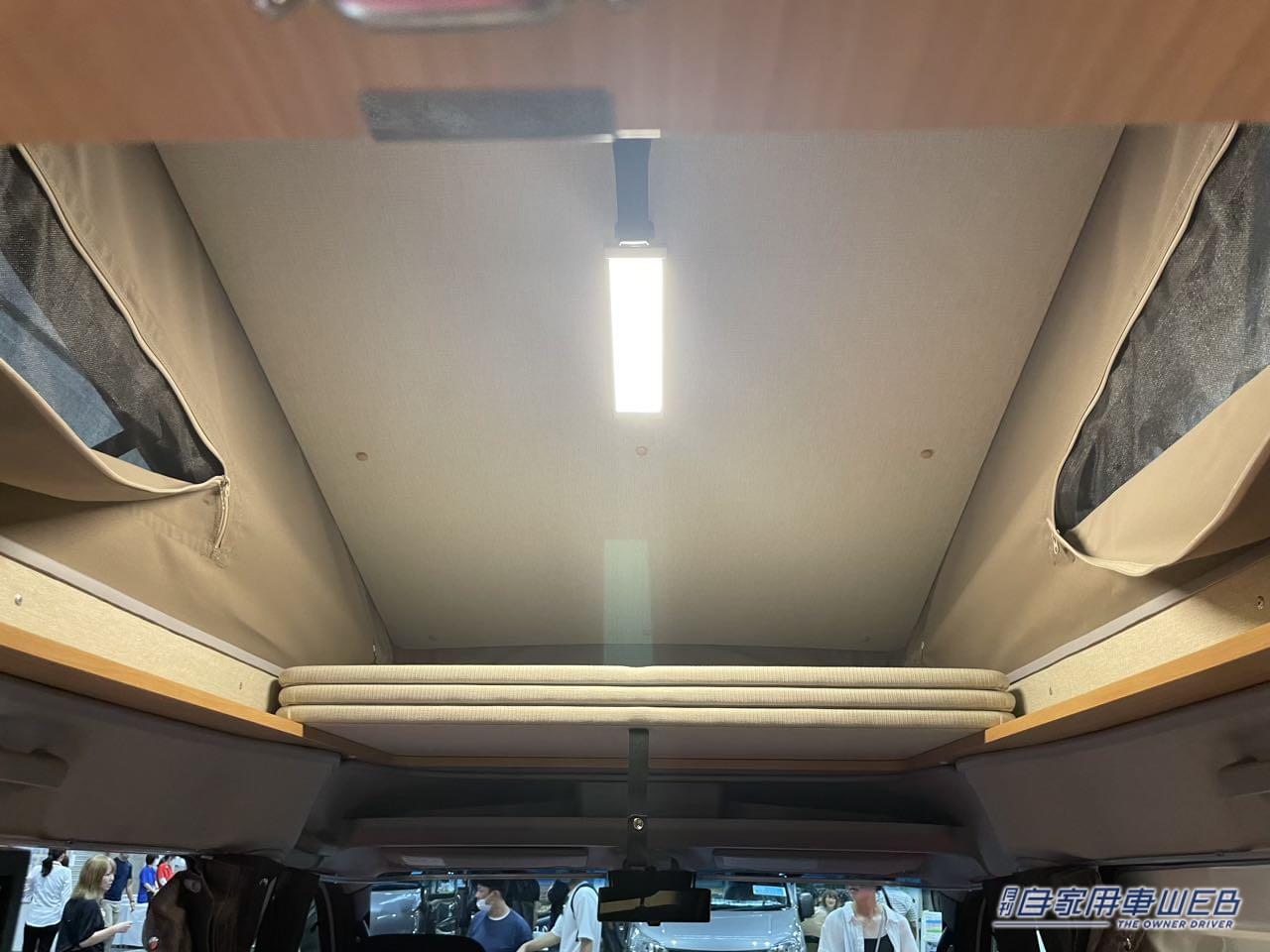 |車内はハイセンスなソファールーム! ダイハツ アトレーがベースの軽キャンパー