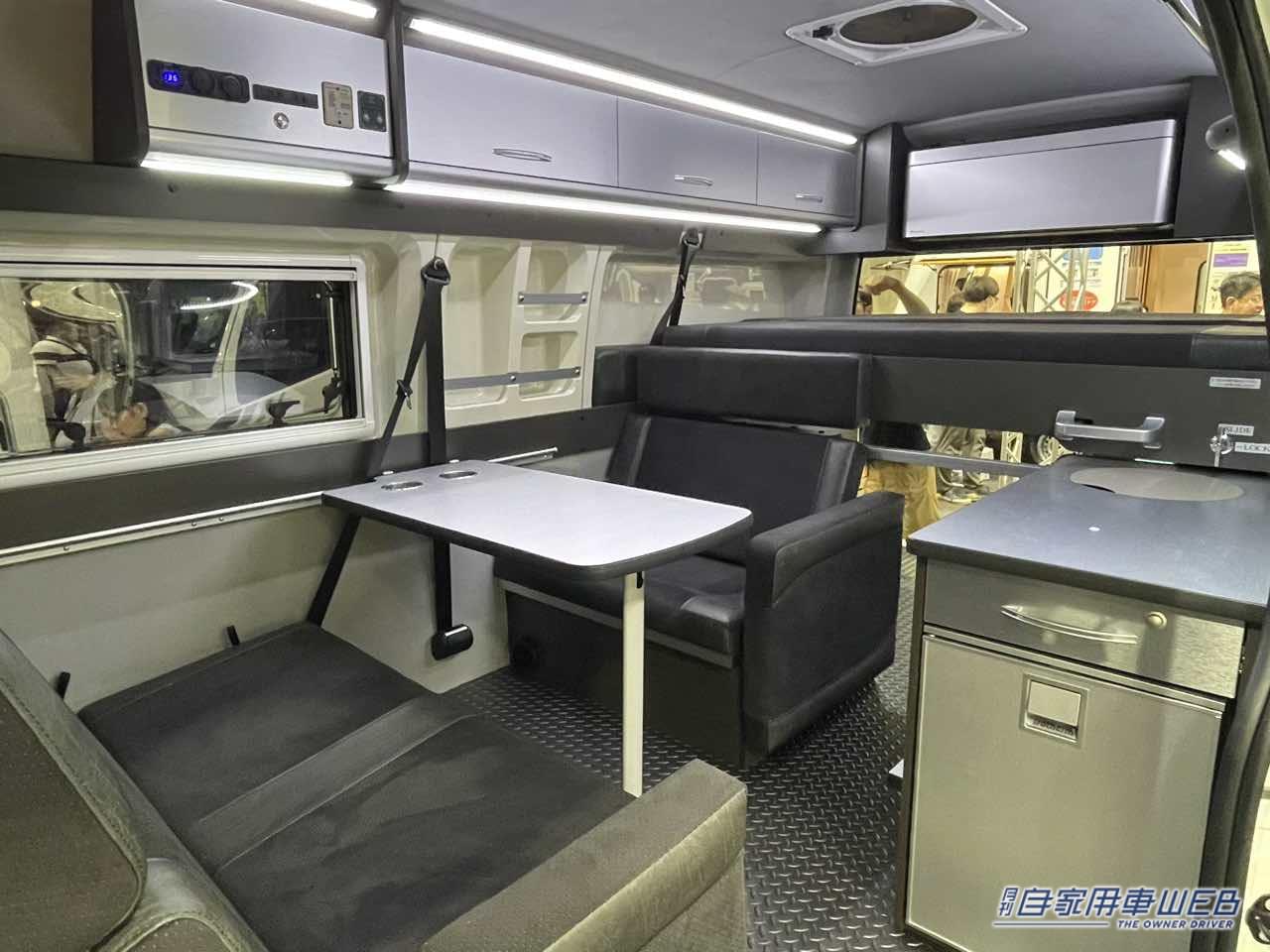 |モダンなインテリアと機能的なベッドが自慢! トヨタ ハイエースがベースのキャンパー