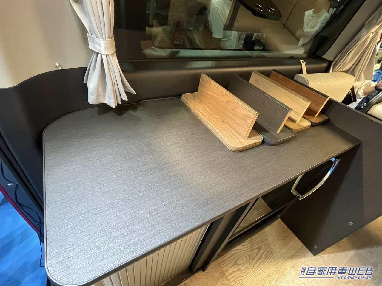 |L字のシートが大きく快適! フラットへの変更も簡単! トヨタ ハイエースがベースのキャンパー