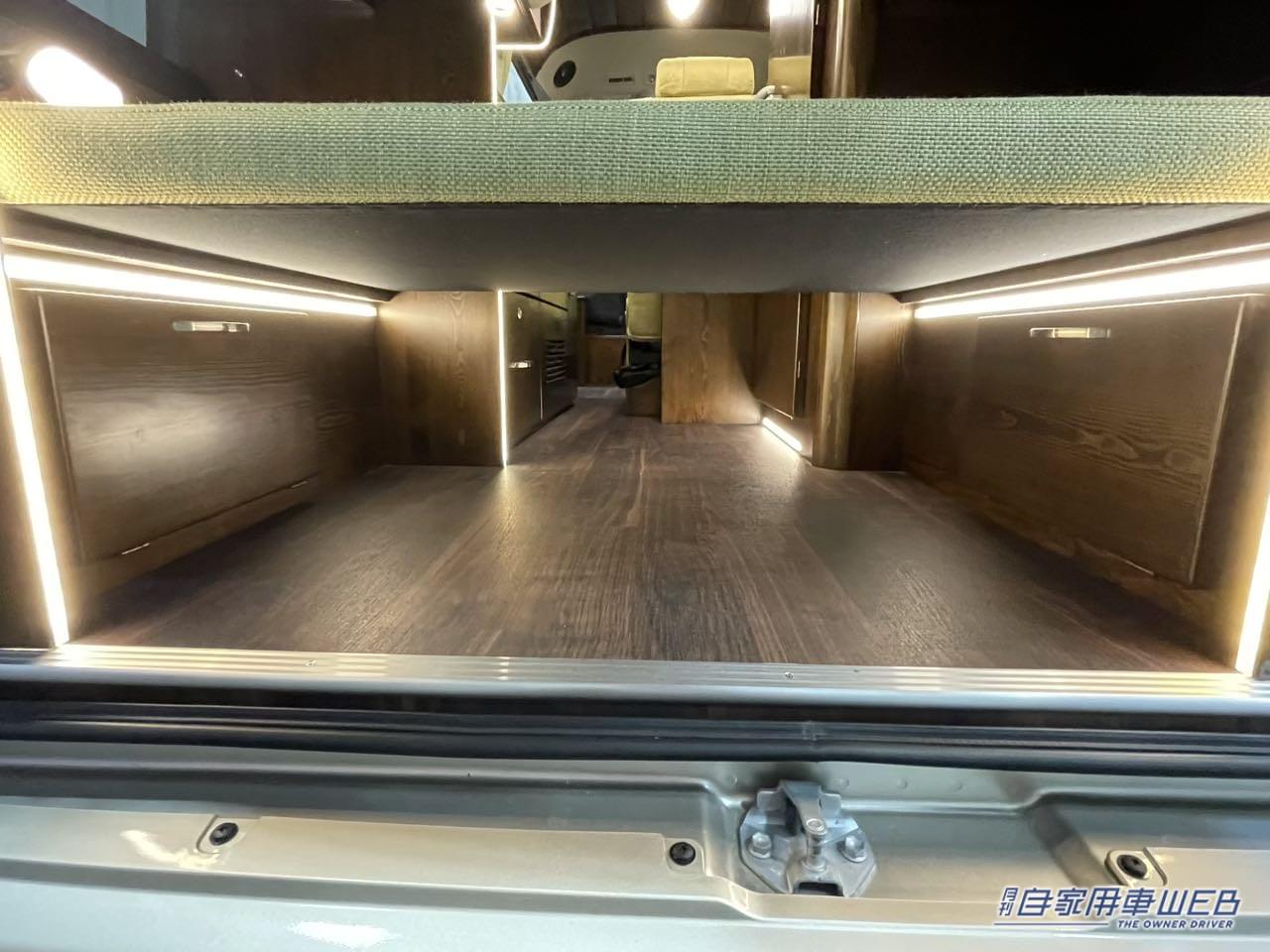 |間接照明も取り入れた、明るく落ち着きある車内が美しい! トヨタ ハイエースがベースのキャンパー