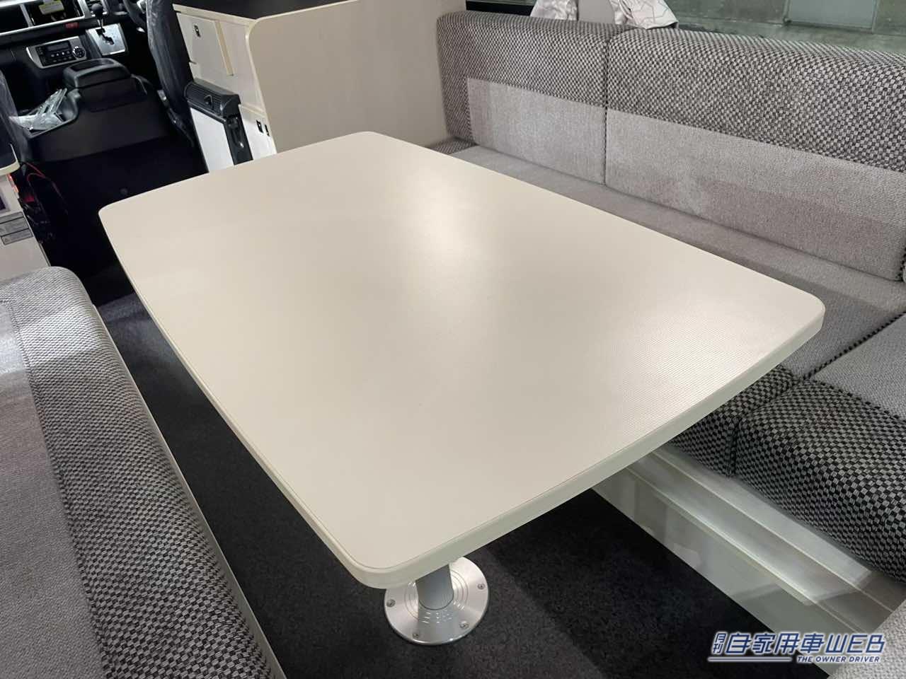 |車外でシャワーが使える! トヨタ ハイエースがベースのキャンパー