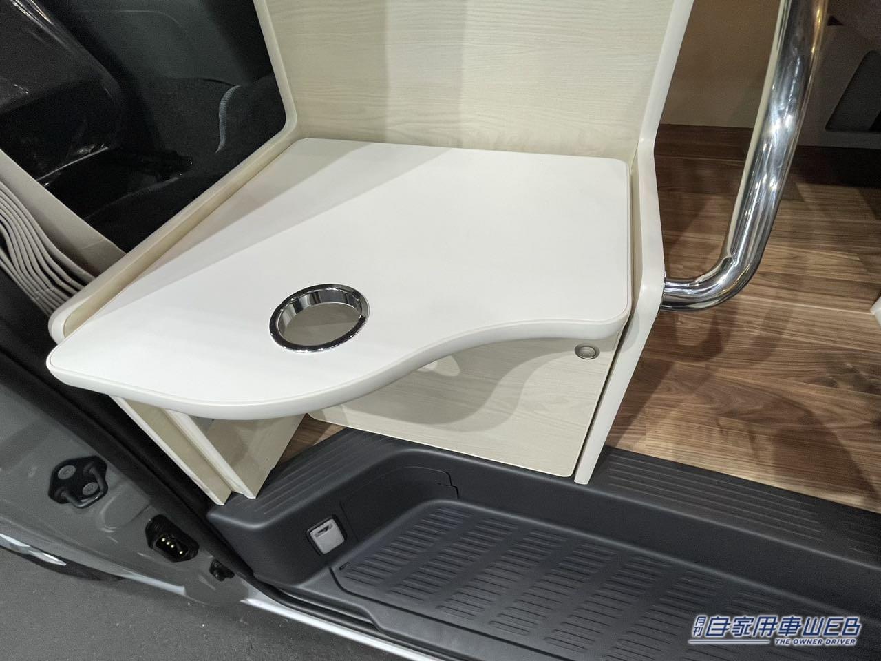 |広いフラットシートが便利で快適! トヨタ ハイエースがベースのキャンパー