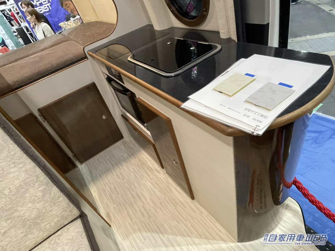 |救急車と同じ車体で作られた! トヨタ ハイエースがベースのキャンパー