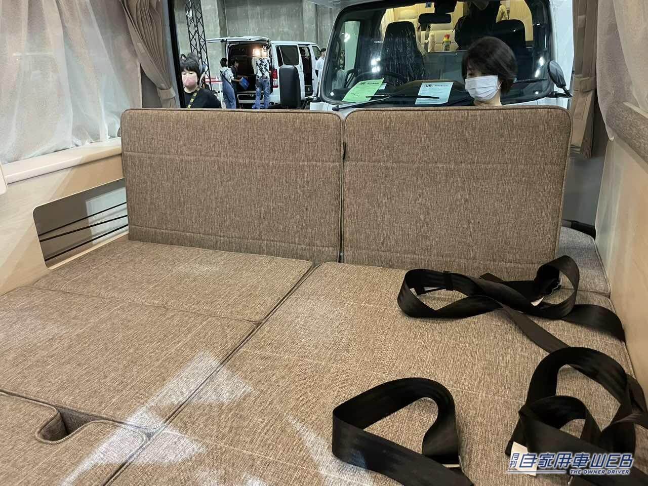 |広いフラットシートが便利で快適! トヨタ ハイエースがベースのキャンパー