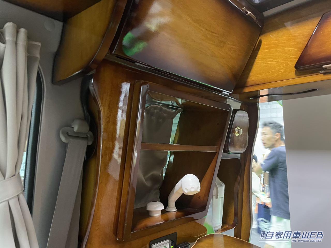 |スズキ エブリイにロバート馬場さんのラッピング! BS-TBS「走る別荘! 車中泊の旅」仕様の軽キャンパー