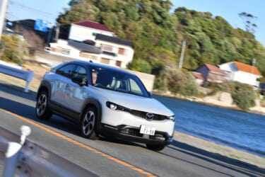 電動時代を占うベンチマークとして見逃せない! マツダ・MX-30 ロータリーEV 試乗インプレッション