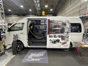 モダンなインテリアと機能的なベッドが自慢! トヨタ ハイエースがベースのキャンパー