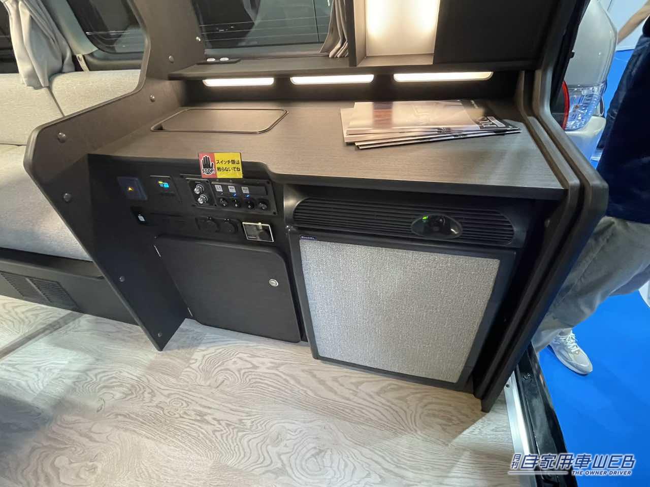 |L字のシートが大きく快適! フラットへの変更も簡単! トヨタ ハイエースがベースのキャンパー