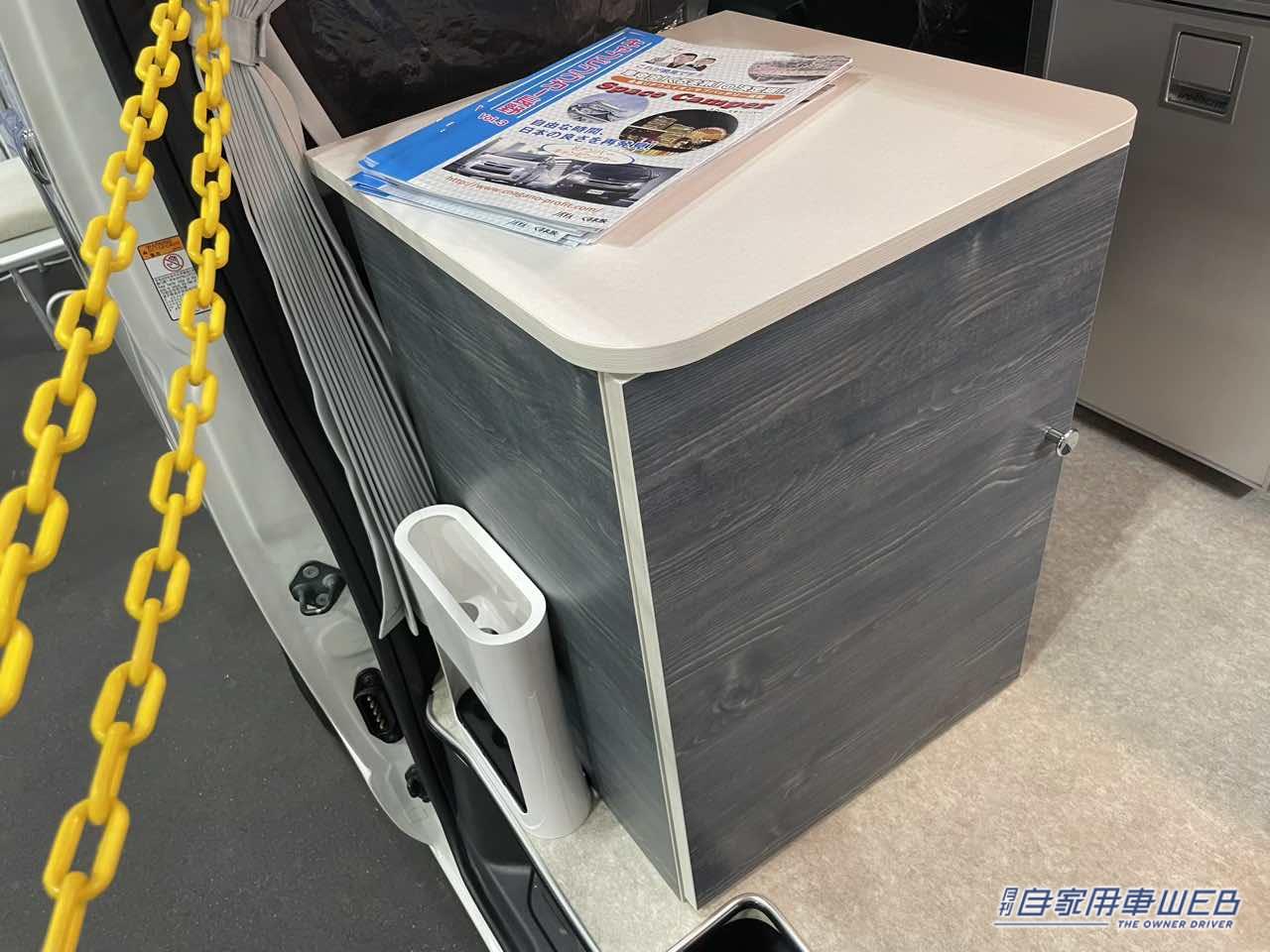 |広々としたボックスシートでくつろげる! トヨタ ハイエースがベースのキャンパー