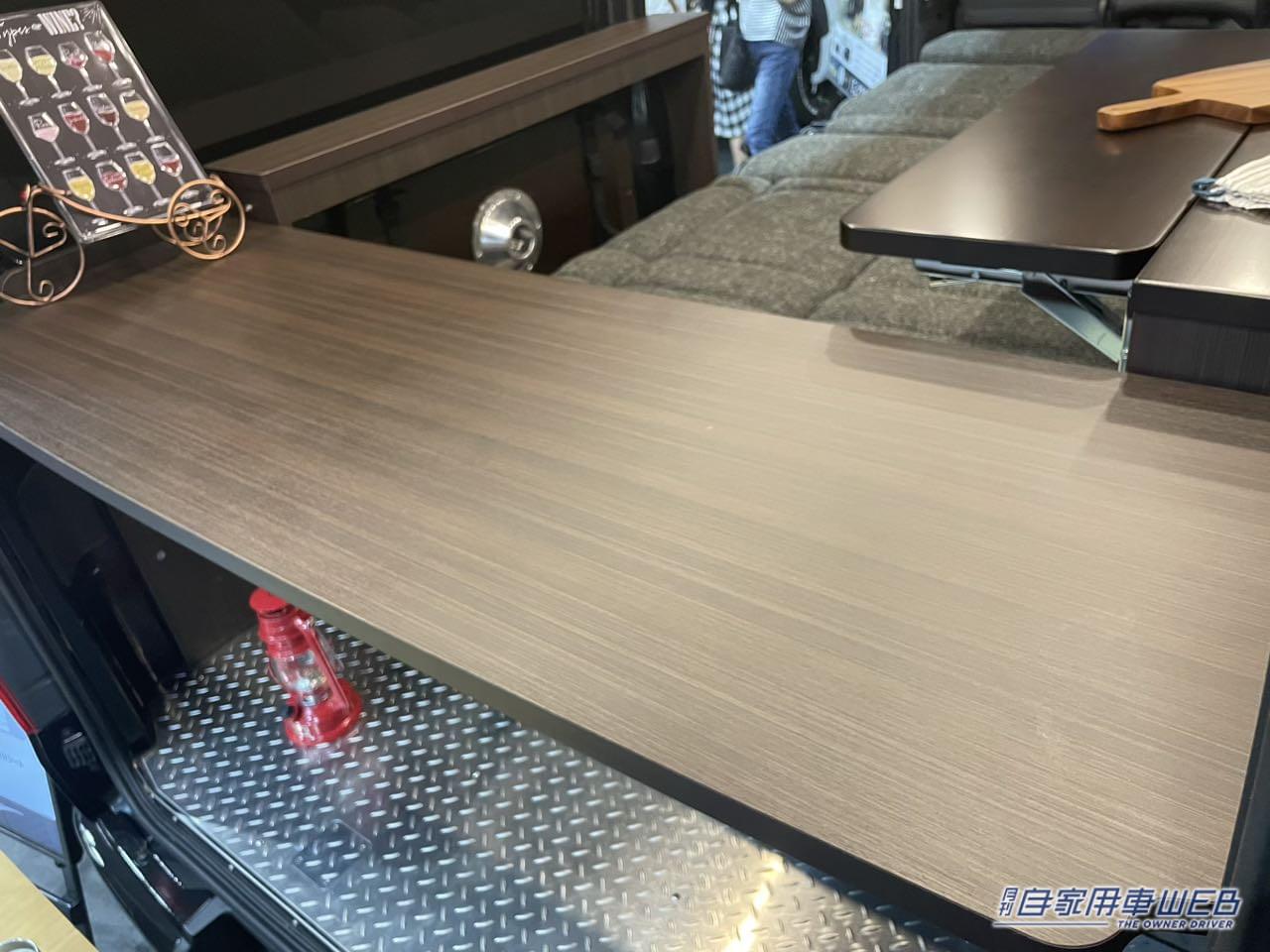 |ワイルド&ラグジュアリーな車を求めているならこれ! トヨタ ハイエースがベースのキャンパー